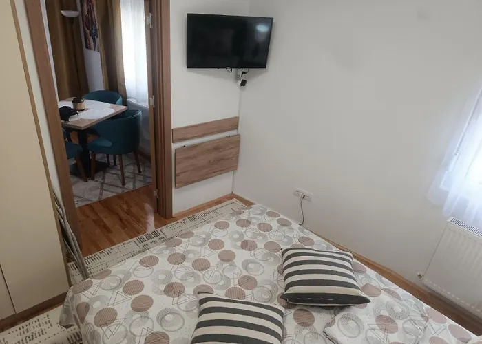 Petar I Dunja דירה וראנג'ה