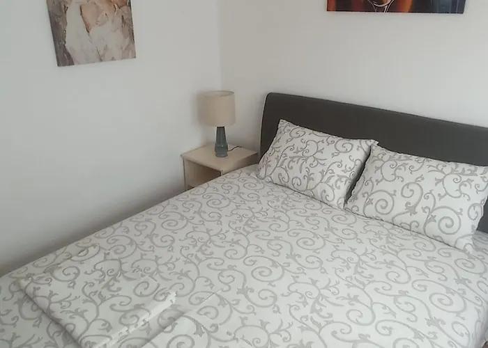 Petar I Dunja דירה וראנג'ה